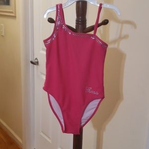 Guess cute one piece swimsuit.